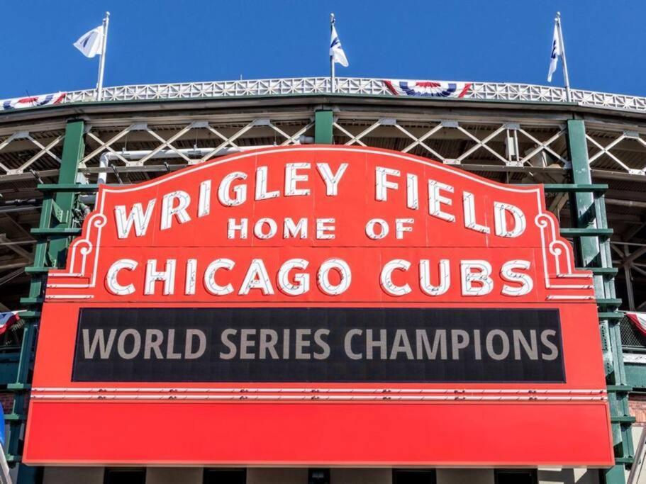 The Wrigleyville Vip-200 Steps From Wrigley Field Чикаго Экстерьер фото